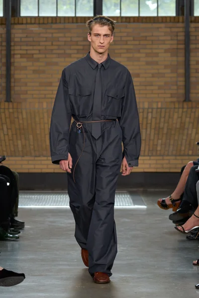 Look 39